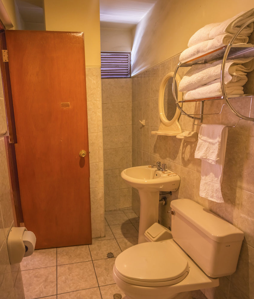 חוארז Ebony Hotel מראה חיצוני תמונה